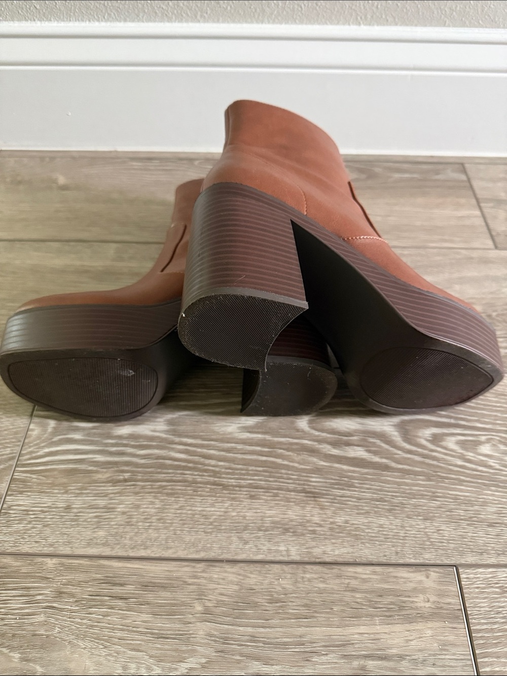 Madden Girl Camel Booties Sz 6.5M - Picture 10 of 10